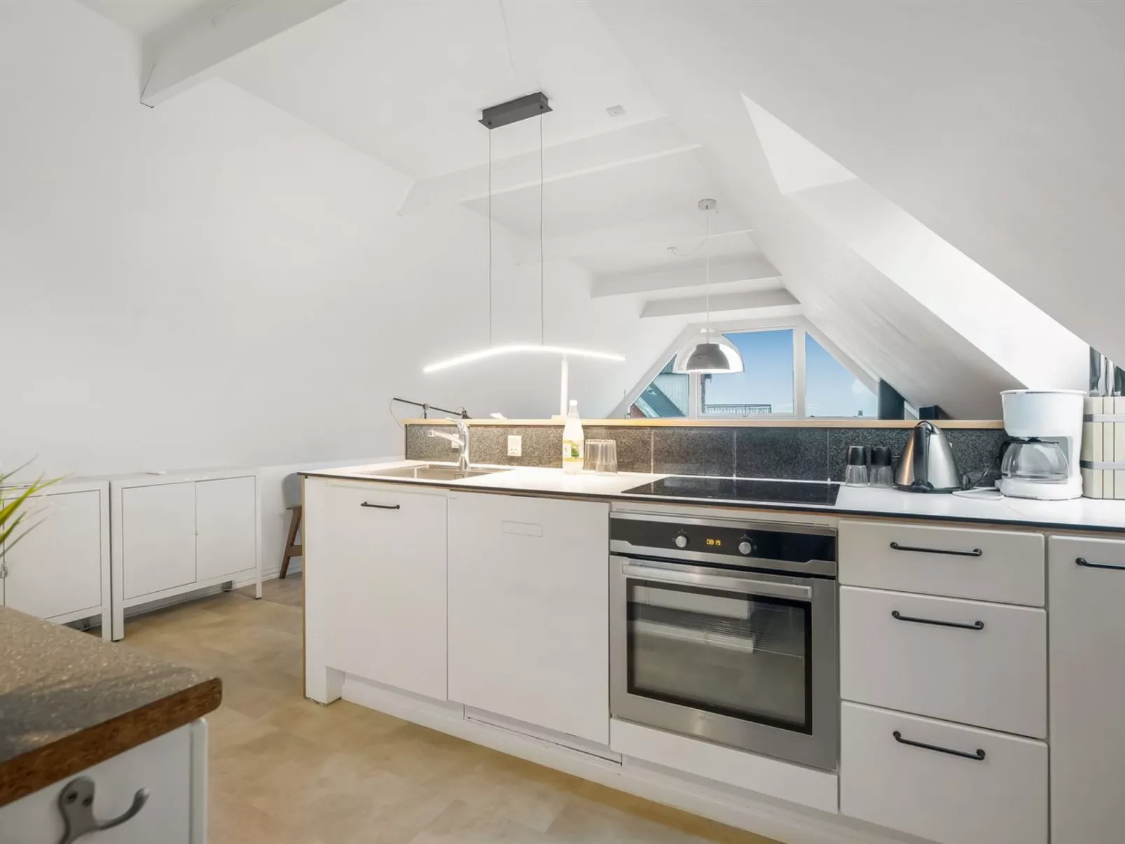 "Raika" - 25m to the fjord-Binnen