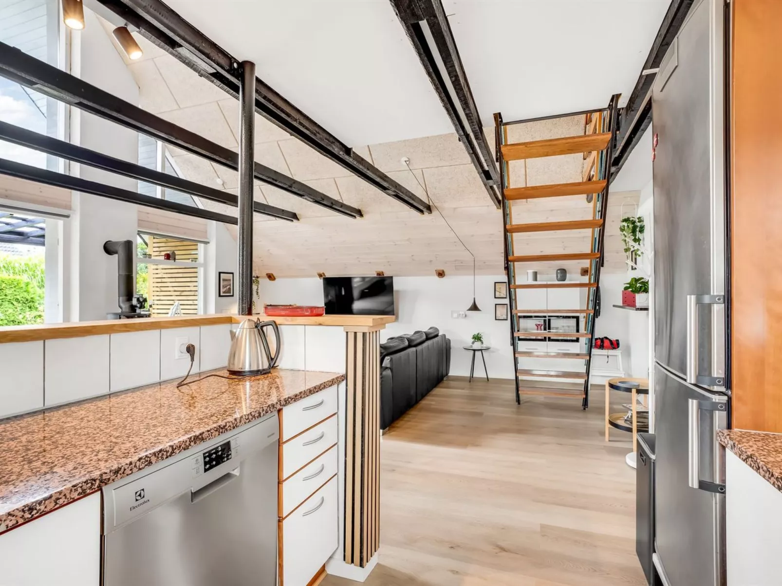 "Milutin" - 650m from the sea-Binnen