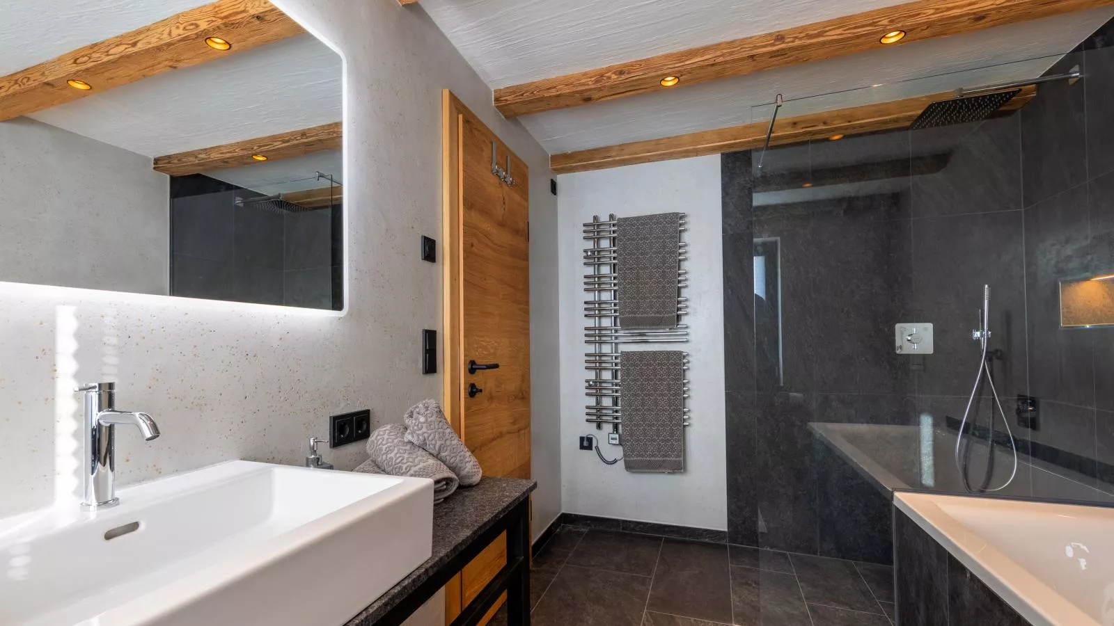 City Hide-Away Hahnenkamm Top 1-Badkamer