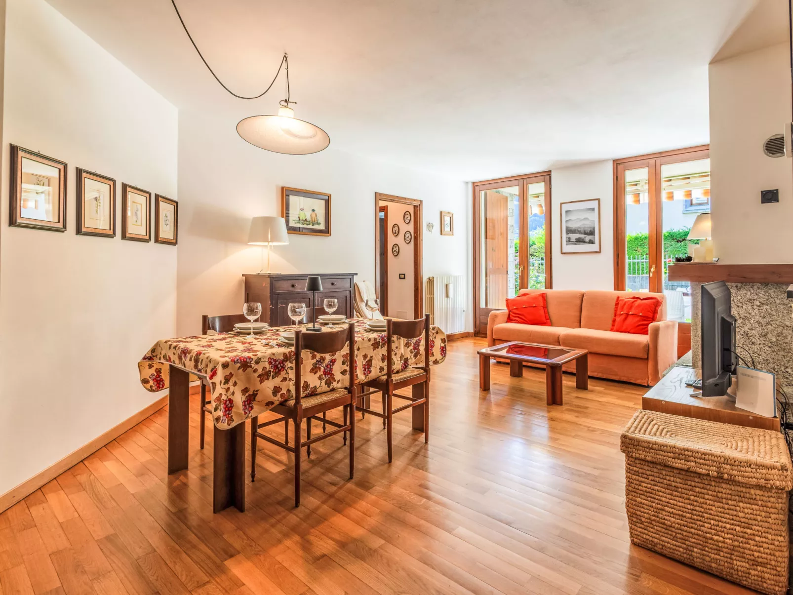 Monte Confinale Garden View-Binnen