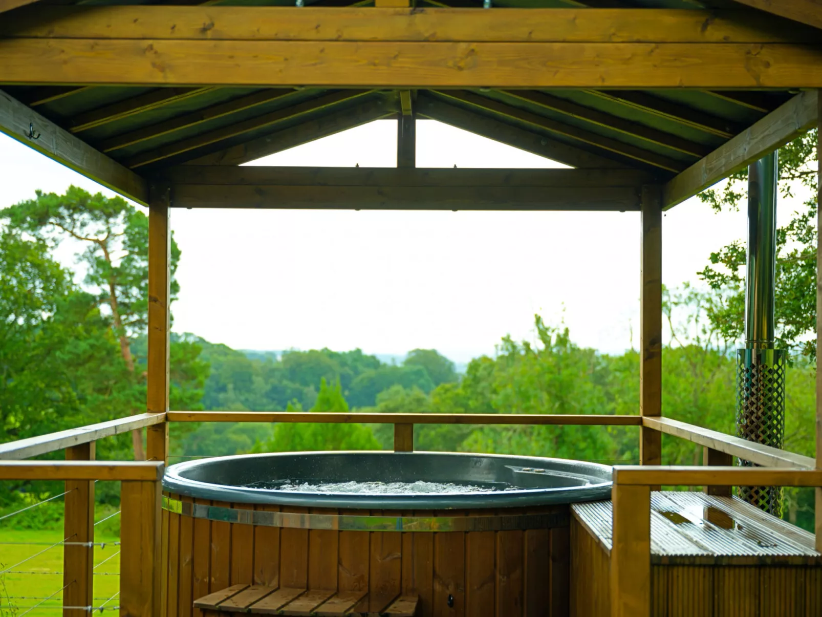 Knole Luxury Dome-Buiten