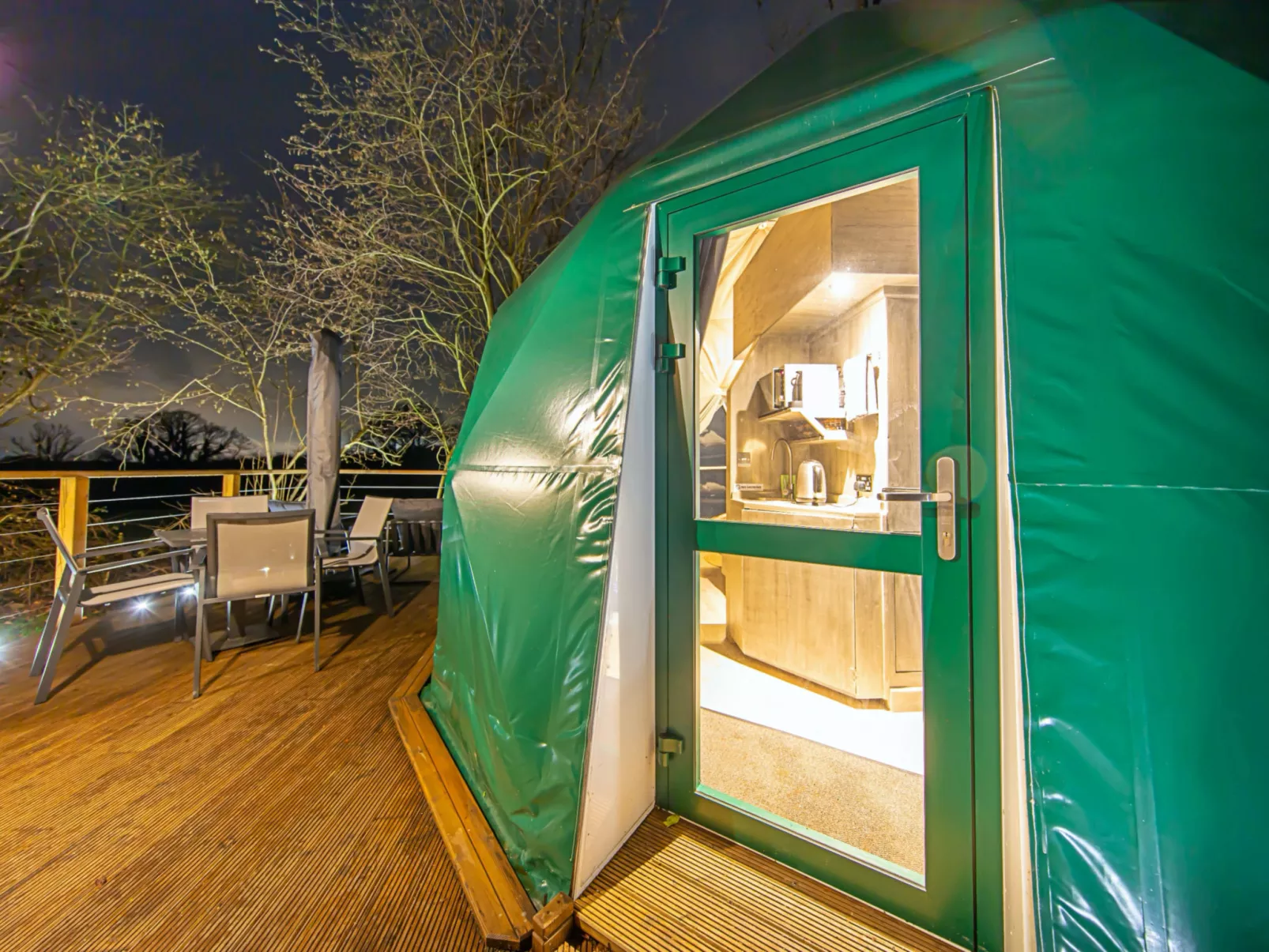 Hever Luxury Dome-Buiten