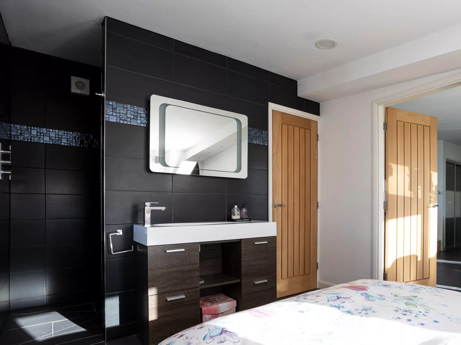 The Lighthouse Hide-Binnen