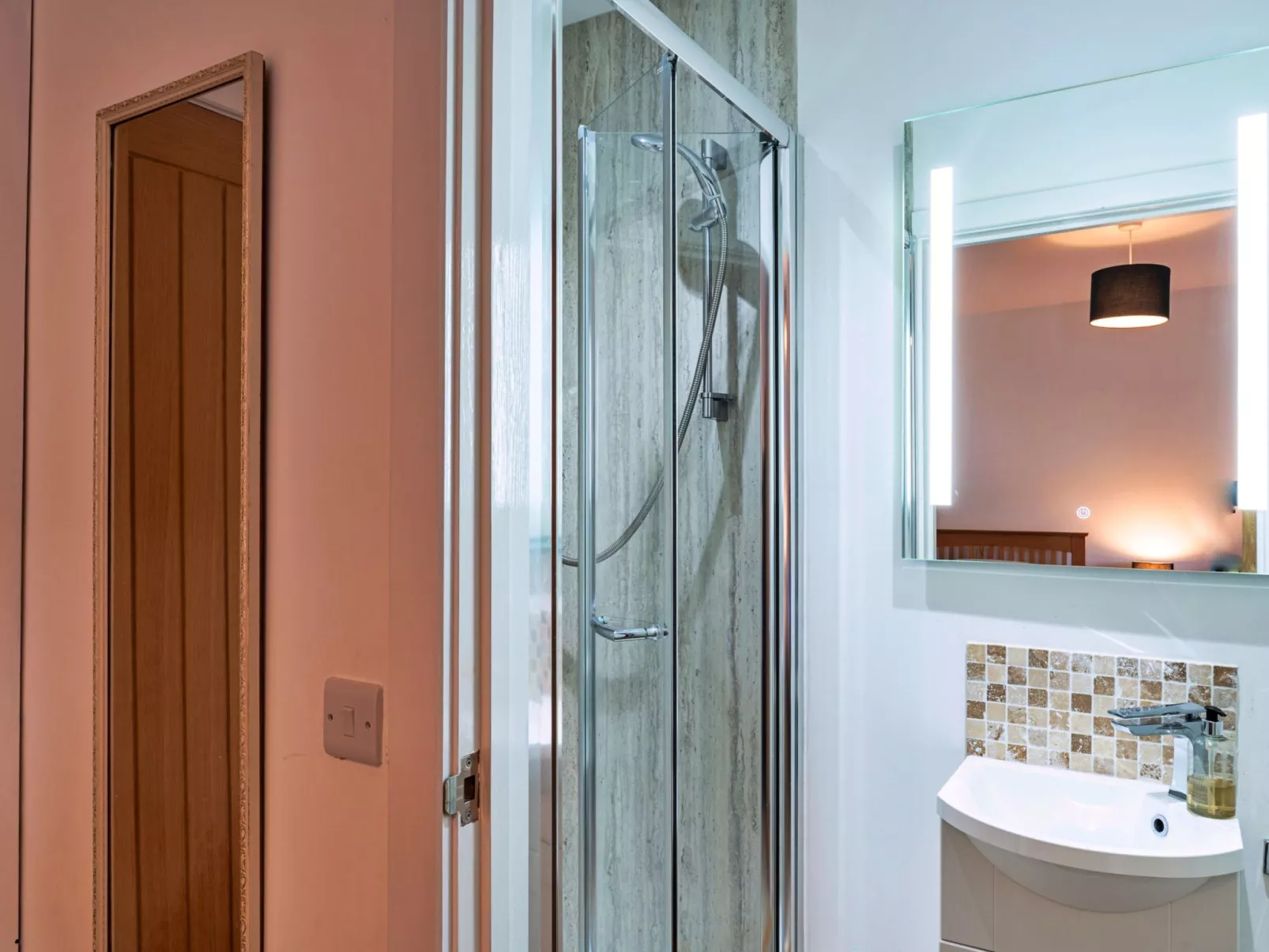 Lower Netherdowns-Binnen