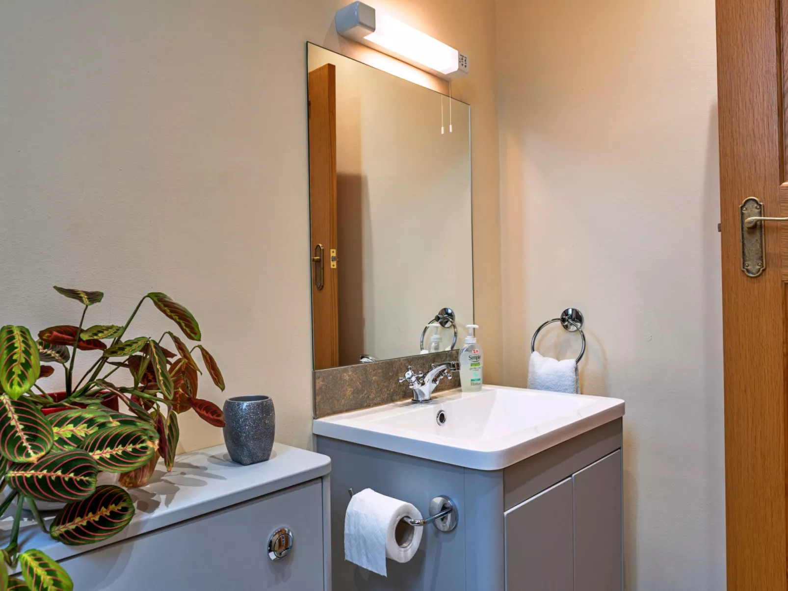 Lower School Cottages-Binnen