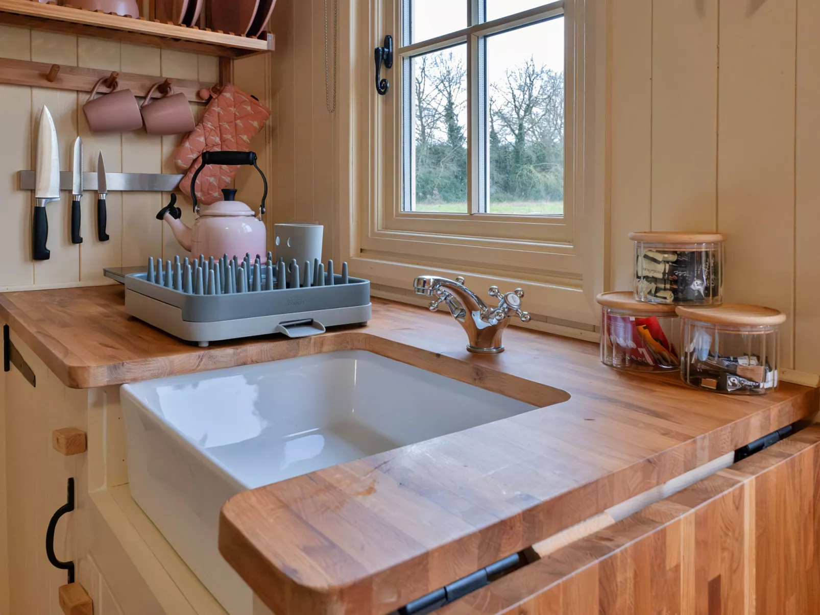 The Flower Hut-Buiten