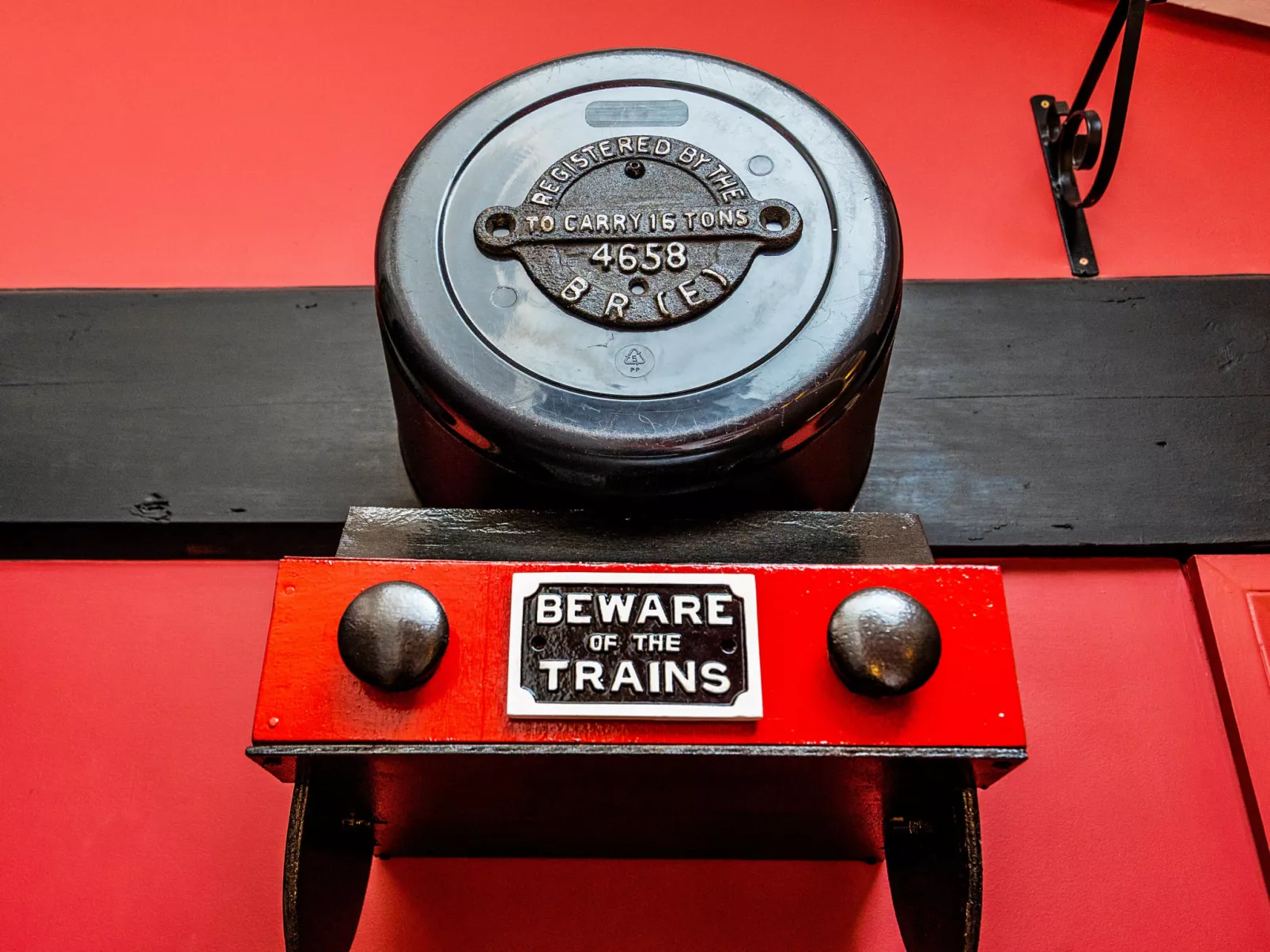 The Church Vaults-Binnen