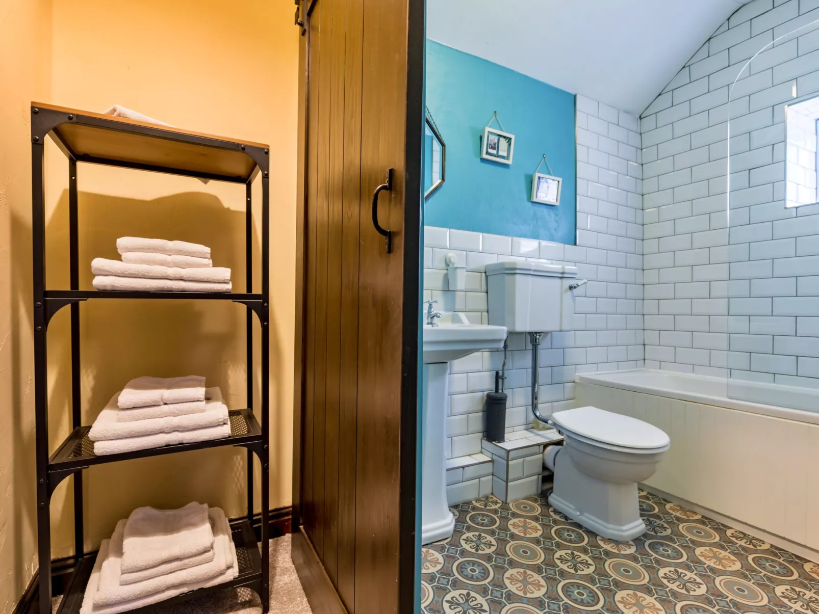 Spring Cottage-Binnen