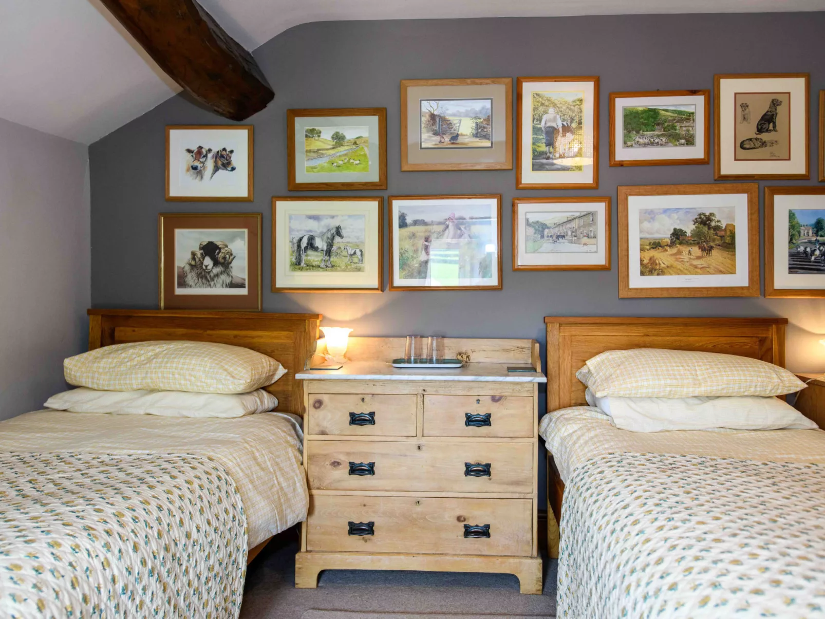 Shepherds Cottage at Mile House Farm-Binnen