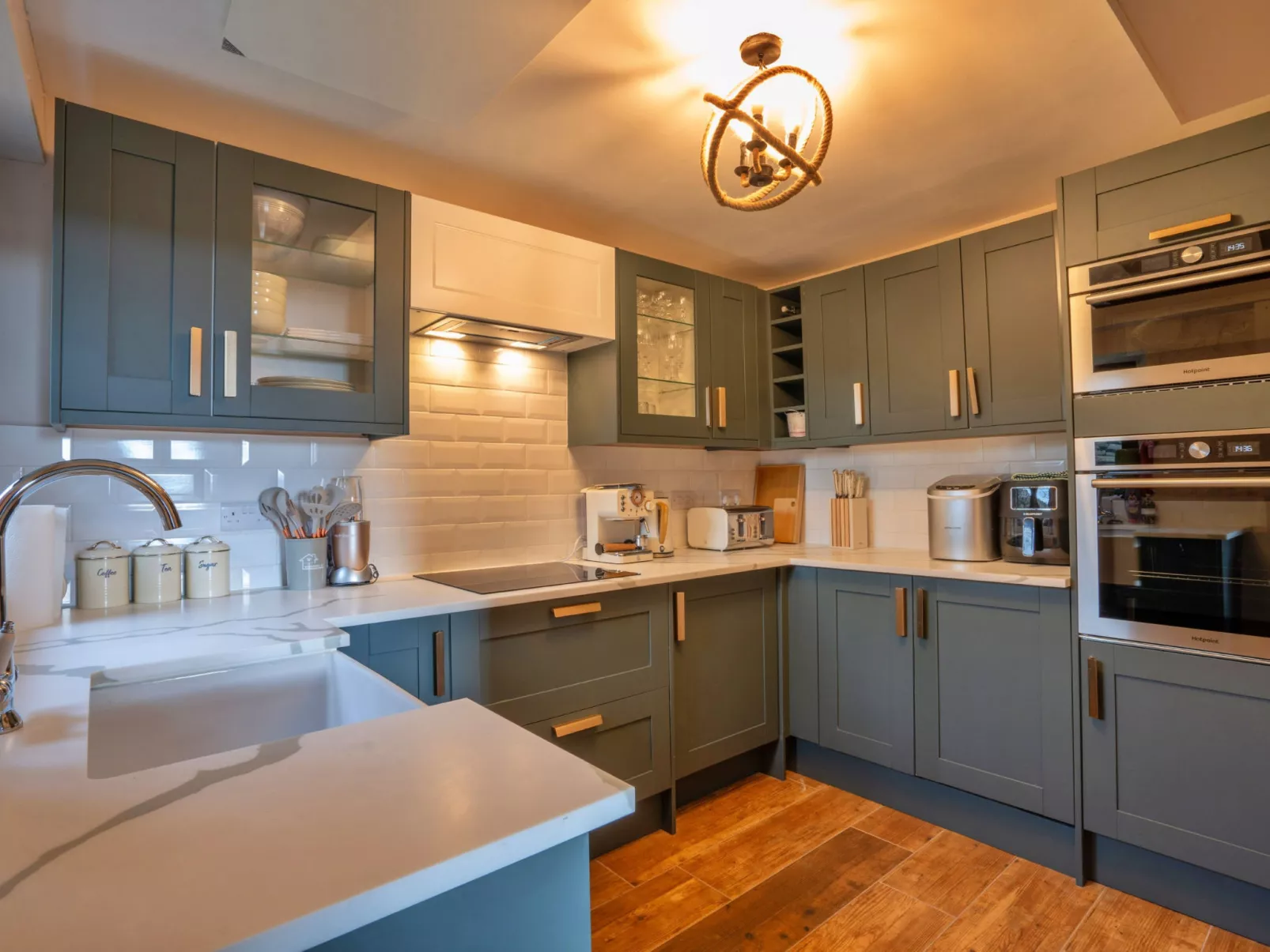 The Cottages Collection at Blackclough Farm-Binnen