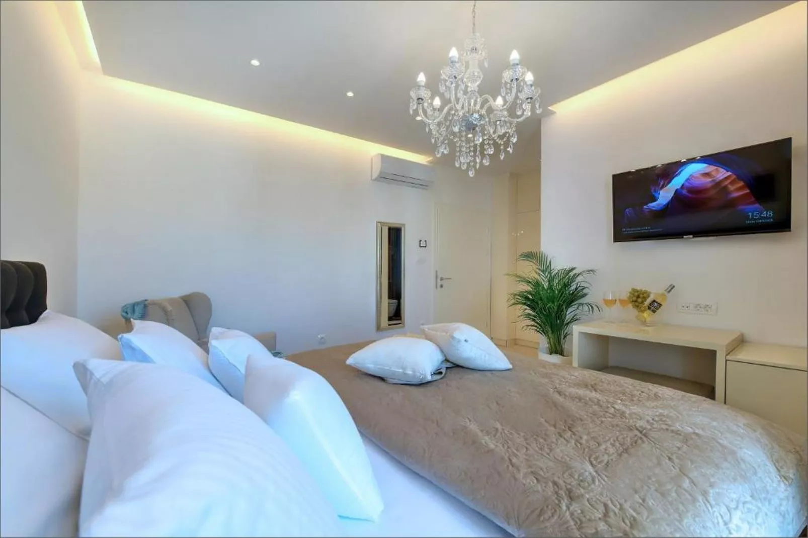 Deluxe Room with King Size Bed (4)-Slaapkamer