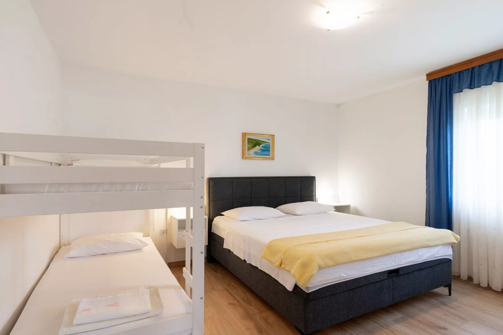 Three-Bedroom House-Slaapkamer