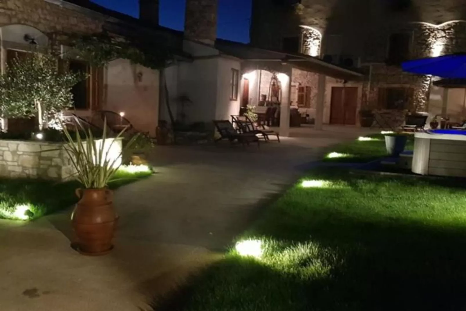 Deluxe one bedroom apartment (A3)-Buitenlucht