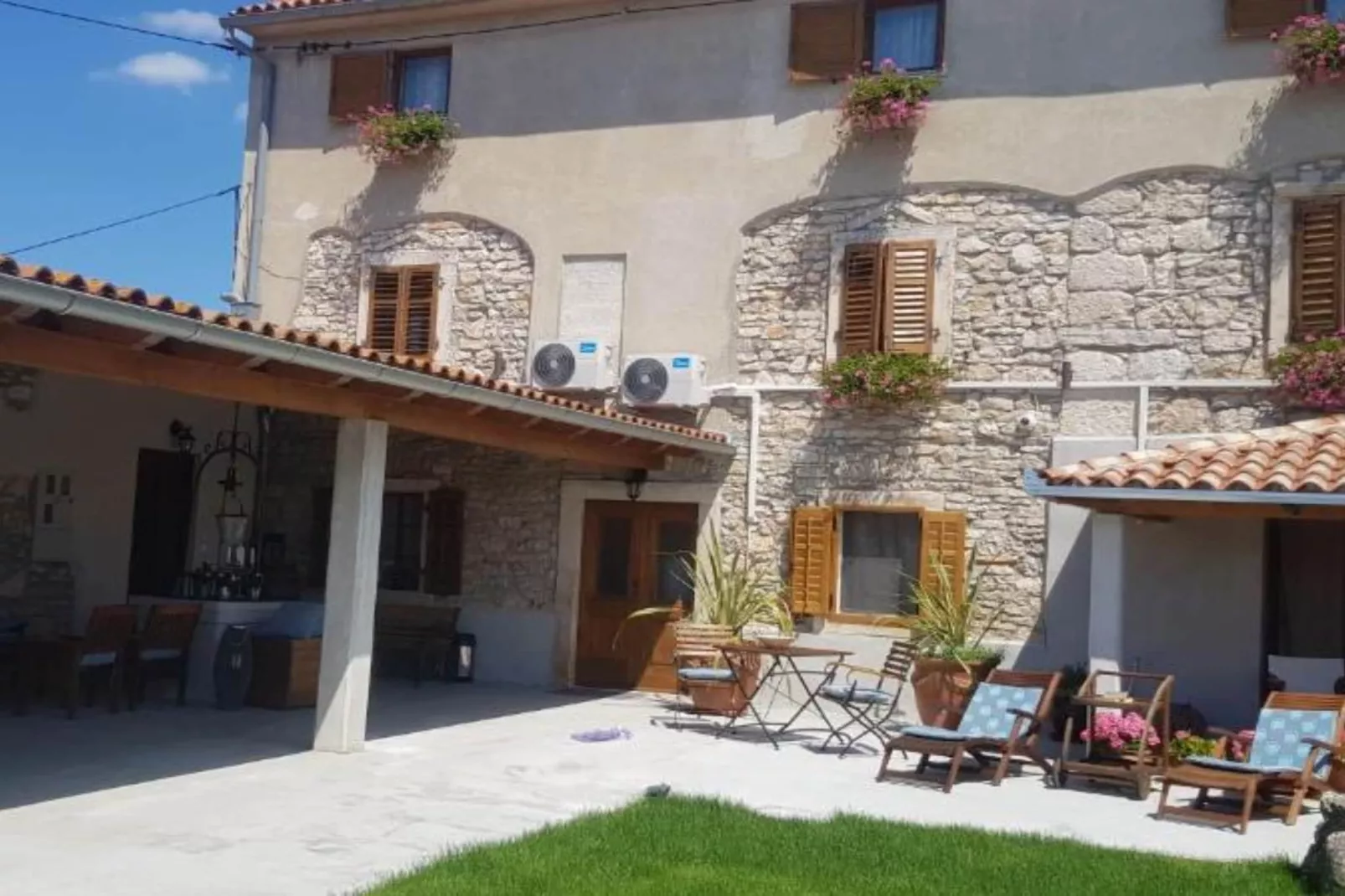 One bedroom apartment ( Ground floor) -(A4)-Buitenlucht