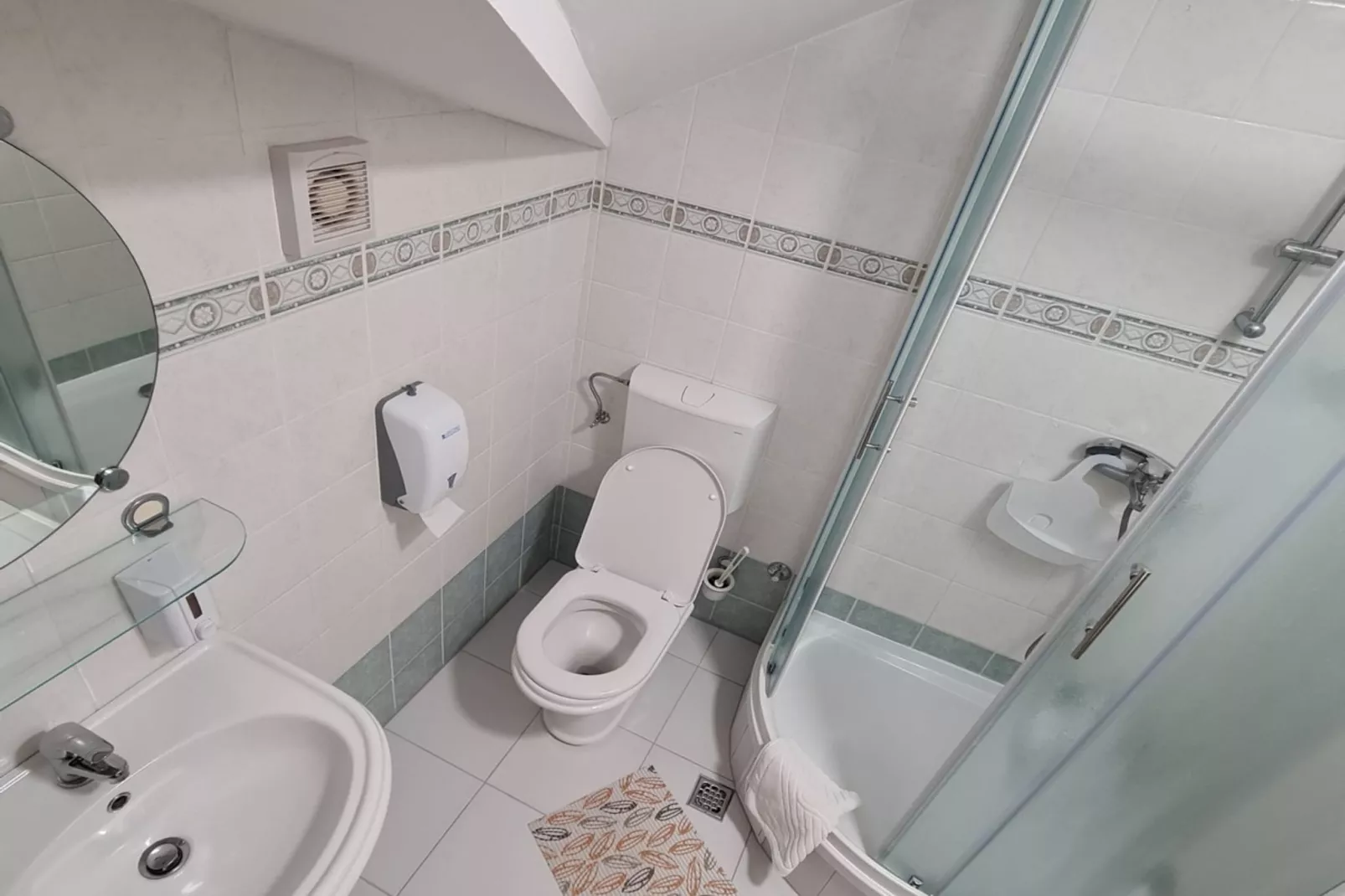 Apartments Pansion Franka 3* - Studio Apartment with Sea View - APT 1B-Badkamer