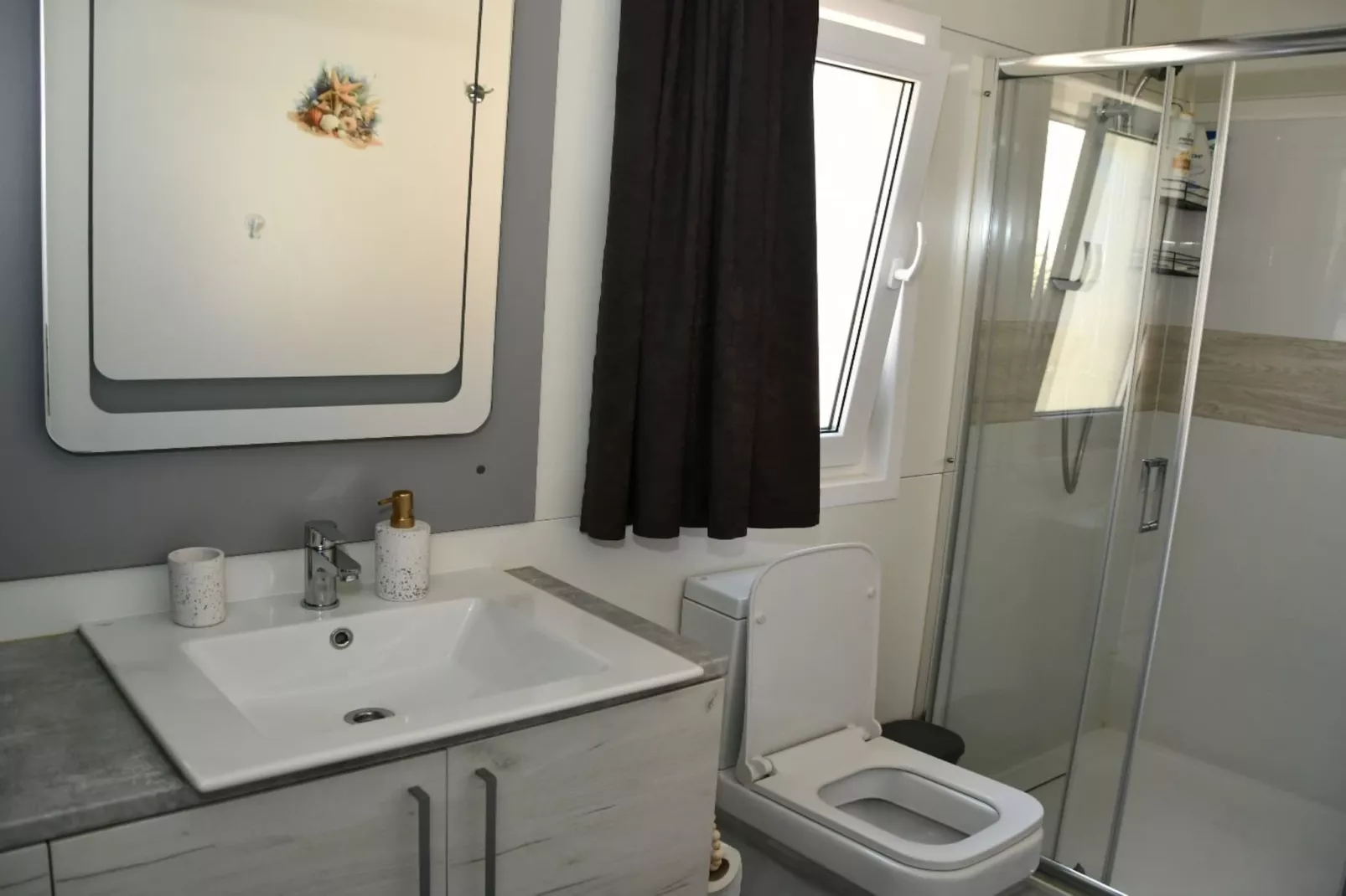 Mobile Home With Terrace And Sea View (Azzuro)-Badkamer