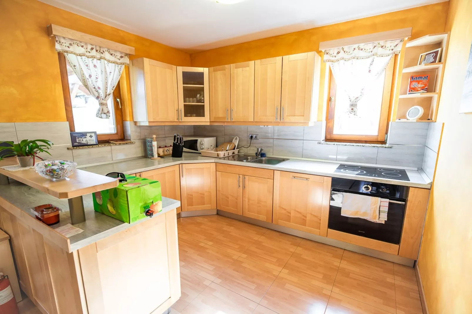 Golden Horizon Holiday Home with Terrace and Garden - One Bedroom Holiday Home with Terrace and Garden-Keuken