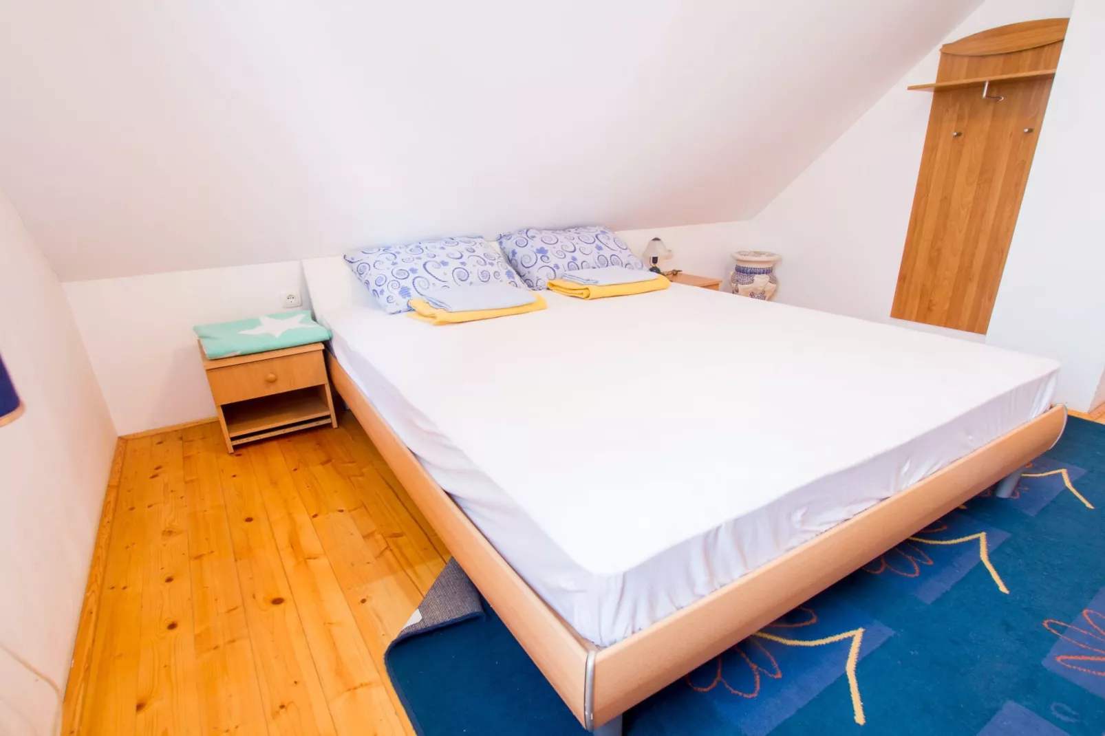 Rustic Charm Cottage Country House with Sauna - Five Bedroom  Holiday Home with Sauna-Slaapkamer