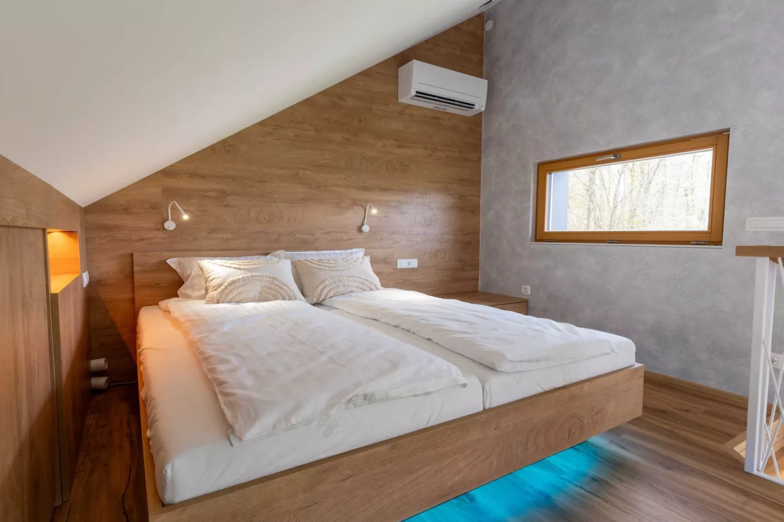 Elegant Warm Bliss Hideaway Escape Lodge - Holiday Home with Hot-Tub (owner Sunset)-Slaapkamer