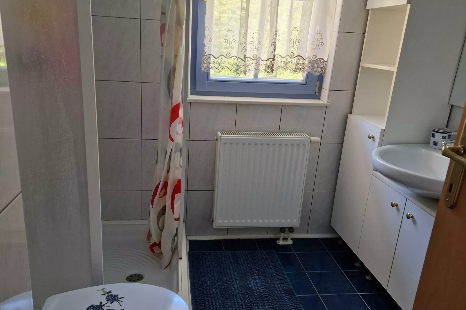 Bovec Comfortable Apartment with Mountain View - One Bedroom Apartment with Mountain View-Badkamer