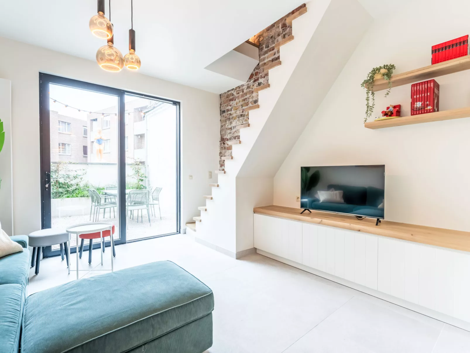 Lili's with terrace-Binnen