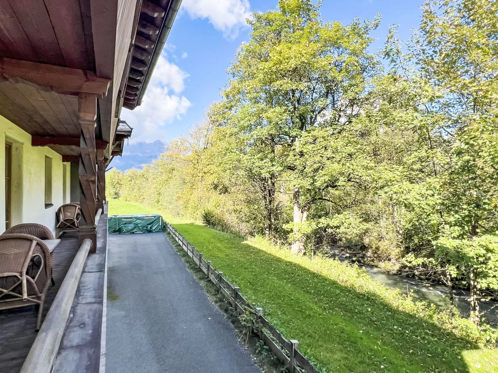 Cheeky Apartment-Buiten