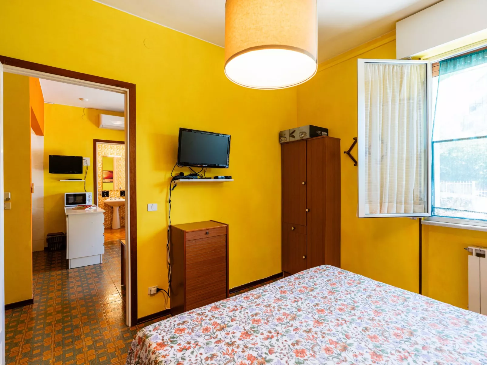 In the Garden-Binnen