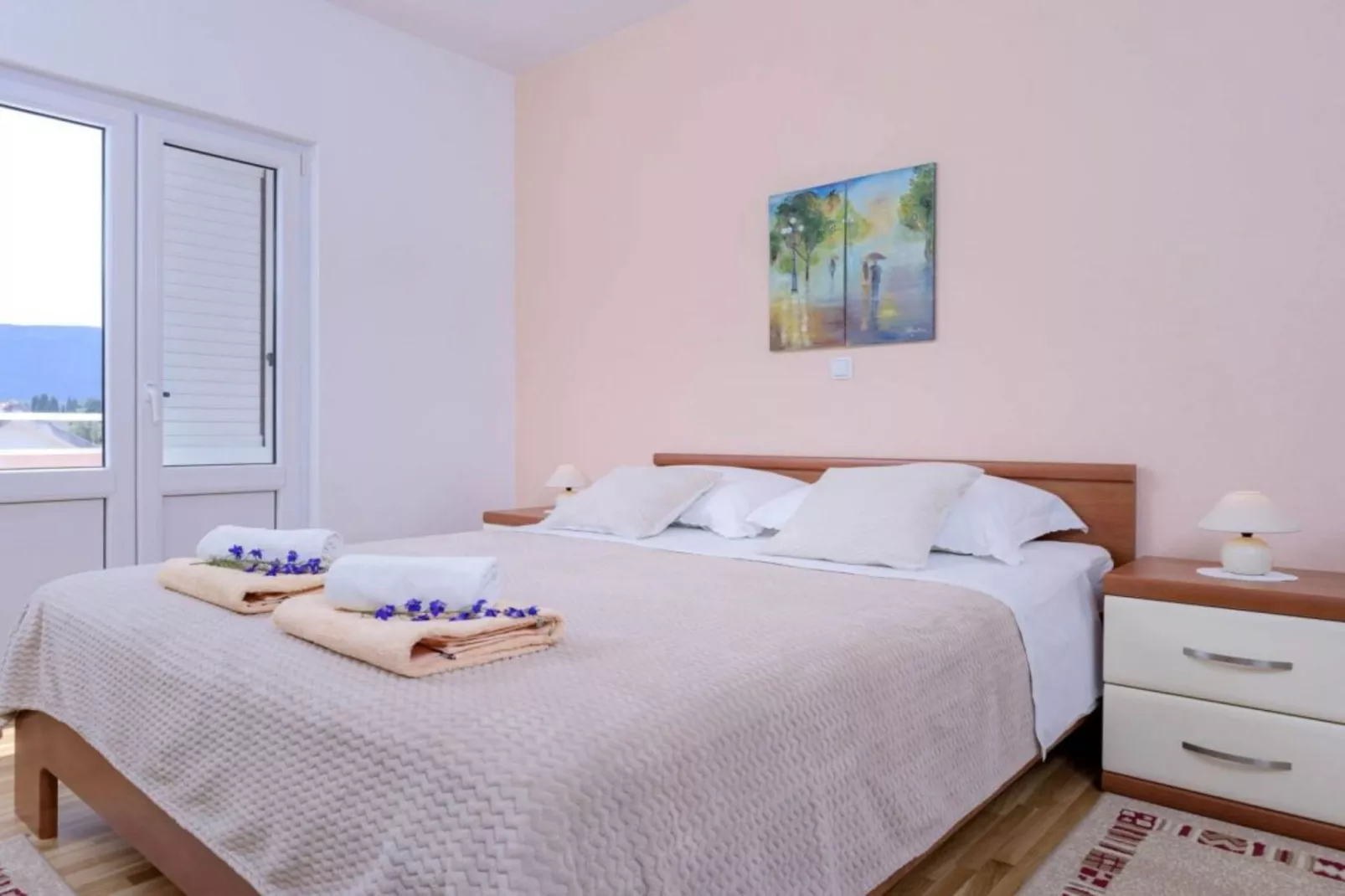 One Bedroom Luxury Apartment with Balcony and Sea View  1