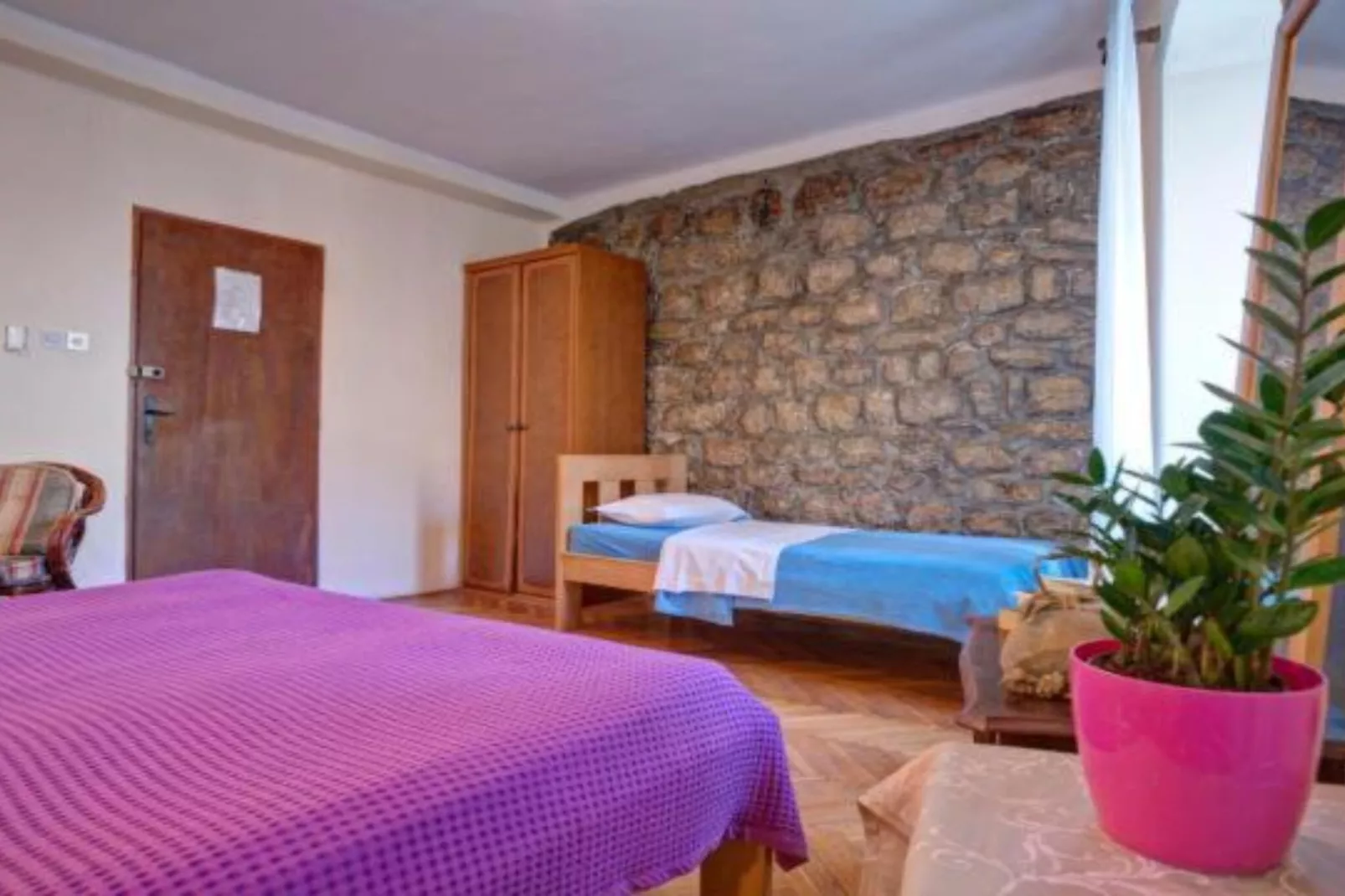 Quaint & Affordable Stay in Budva Traditional Stone House - Family Room 2-Slaapkamer