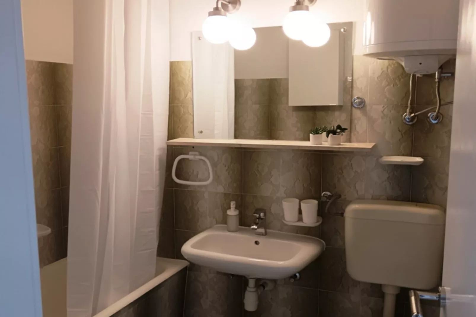 Charming Apartments Vanja with Style - Two Bedroom Apartment (Ana)-Badkamer