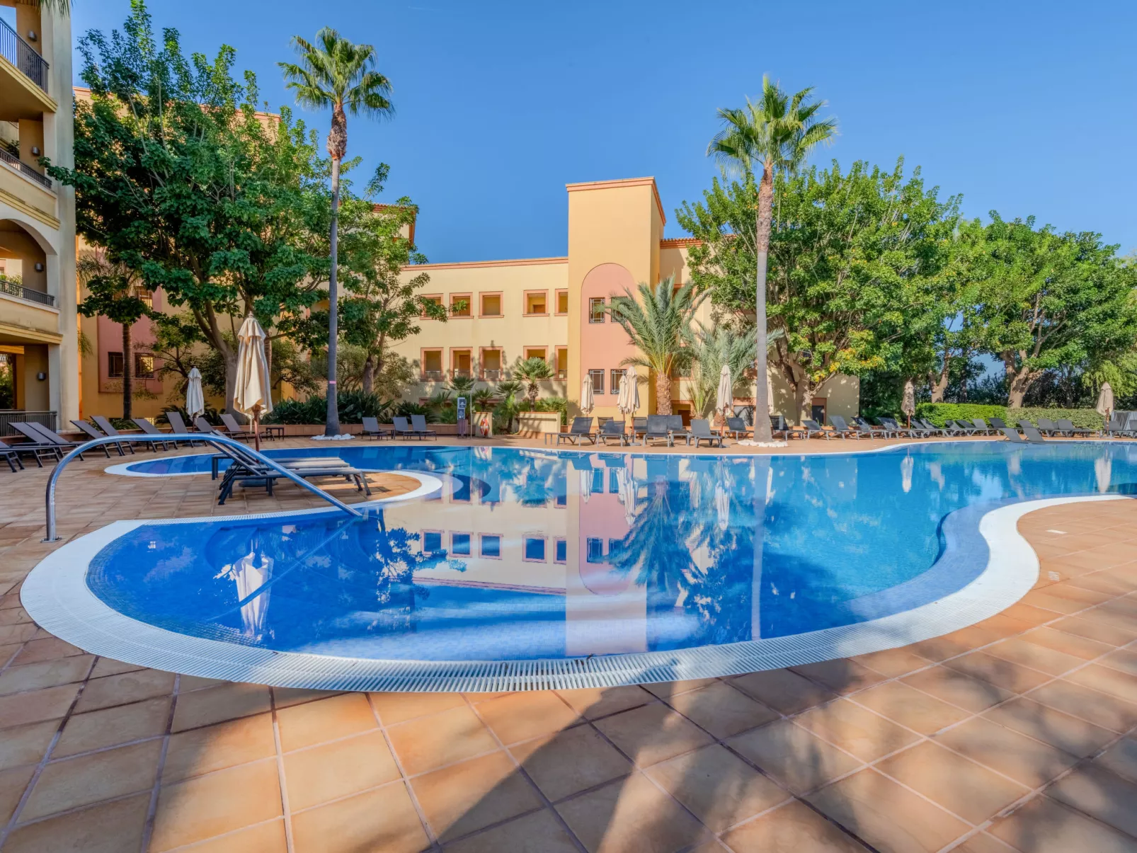 The Residence at Victoria-Buiten