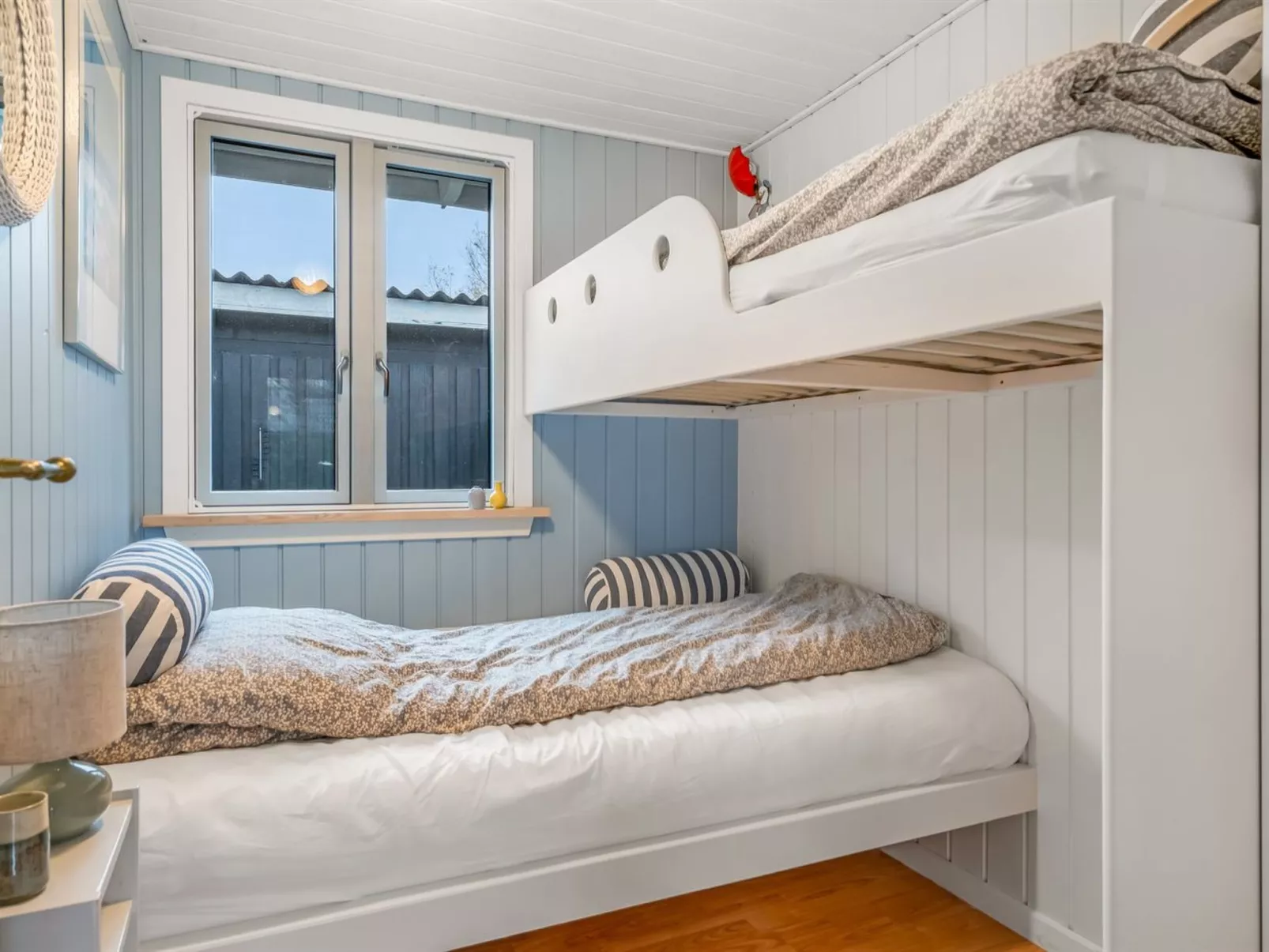 "Hughlek" -  from the sea-Binnen