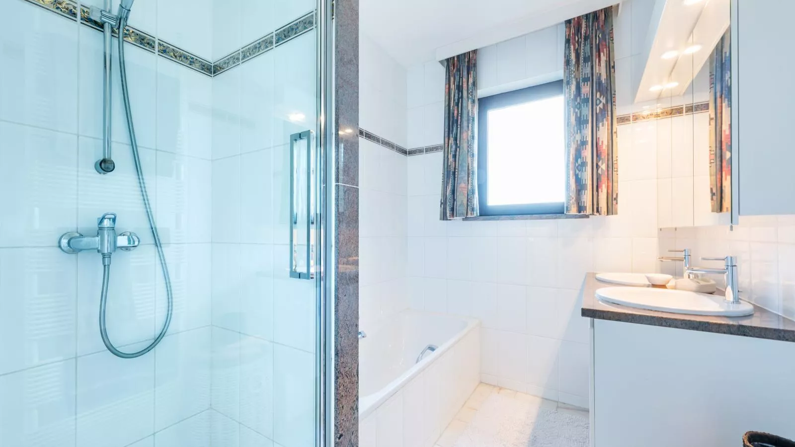 Aubépine premier-Badkamer