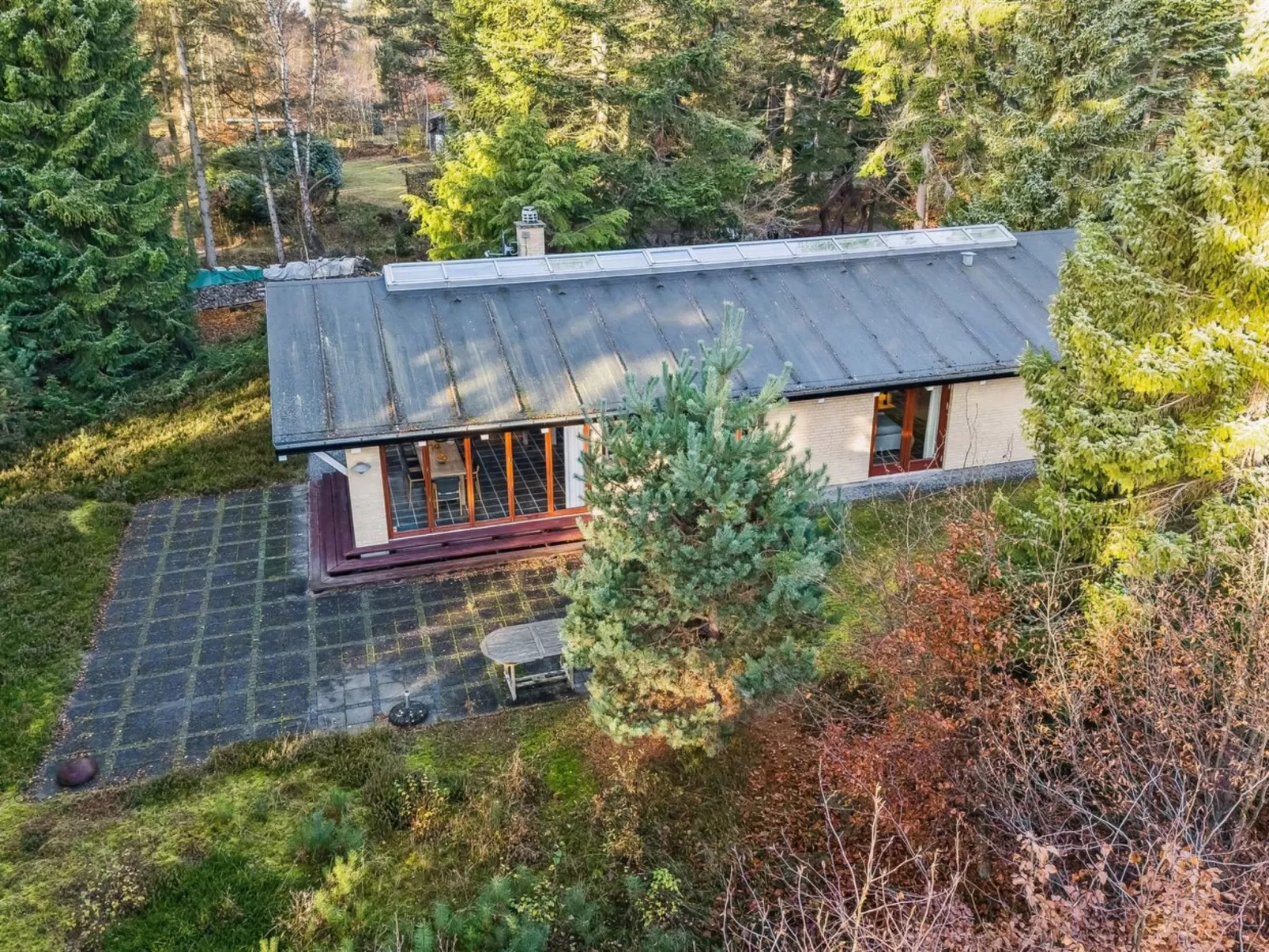 "Jorid" -  from the sea-Buiten