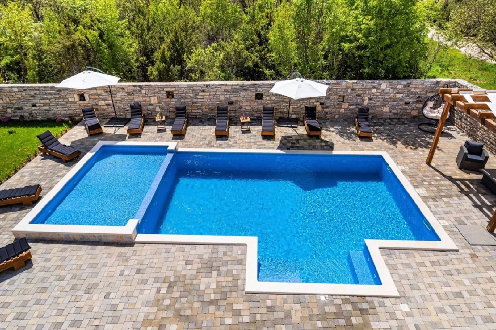 Luxury Villa Escape-Zwembad