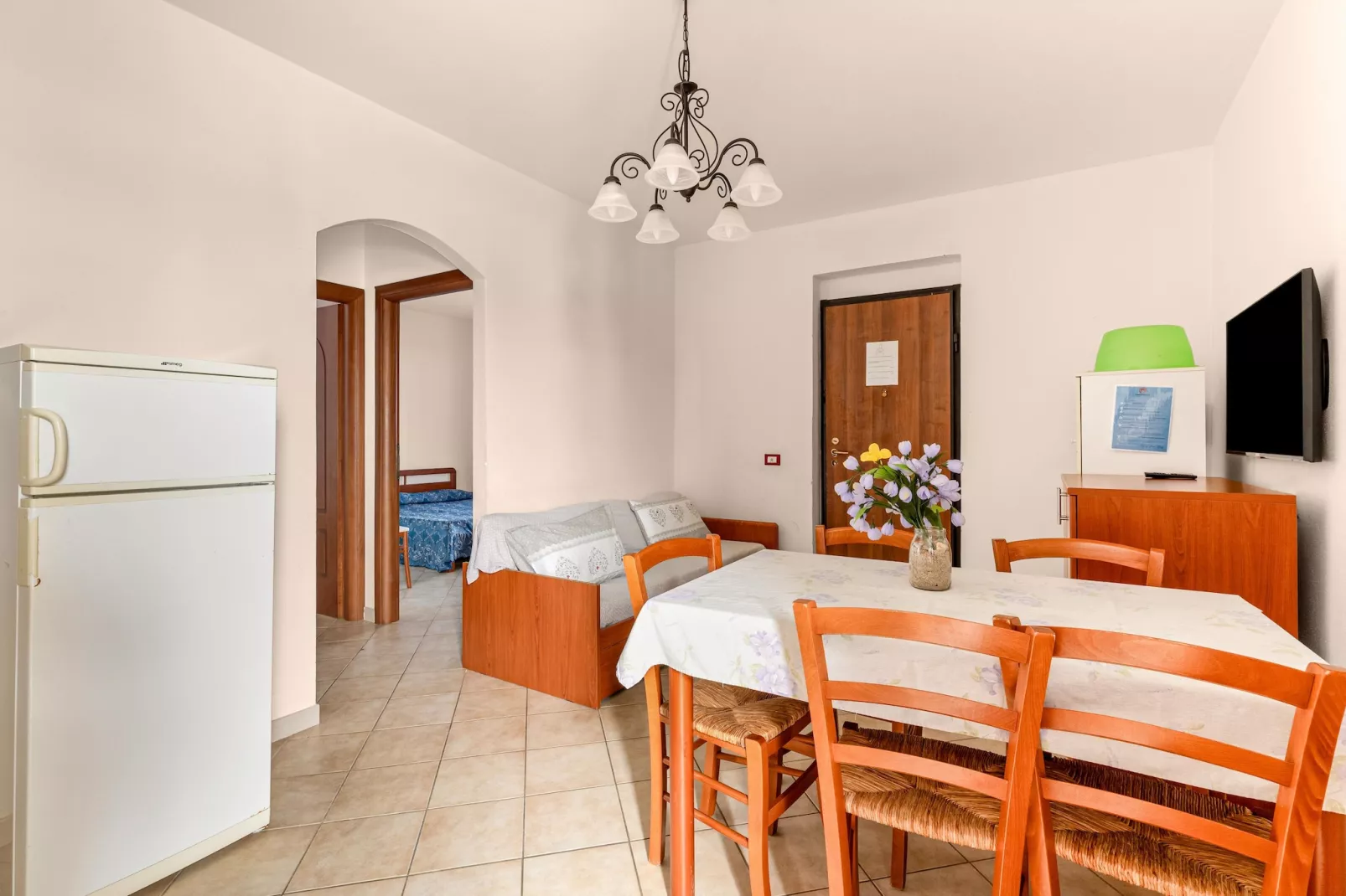 TRILO 2 LA CIACCIA-Eetkamer