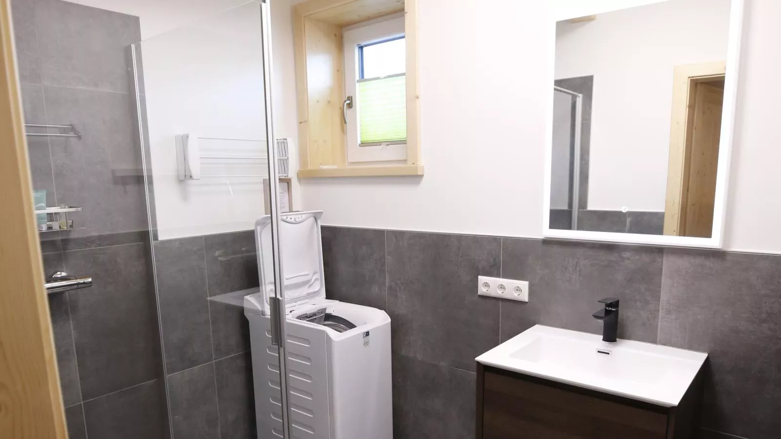 Designchalets Falkertsee-Badkamer