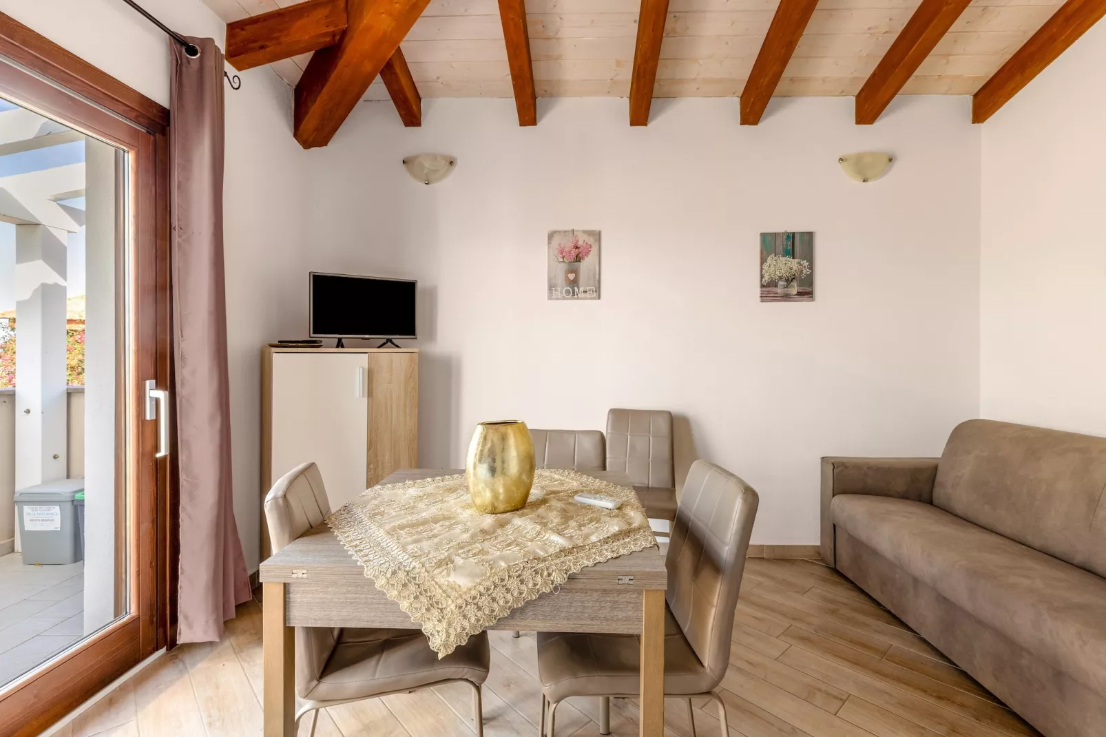 ATTICO MAREBLU-Woonkamer