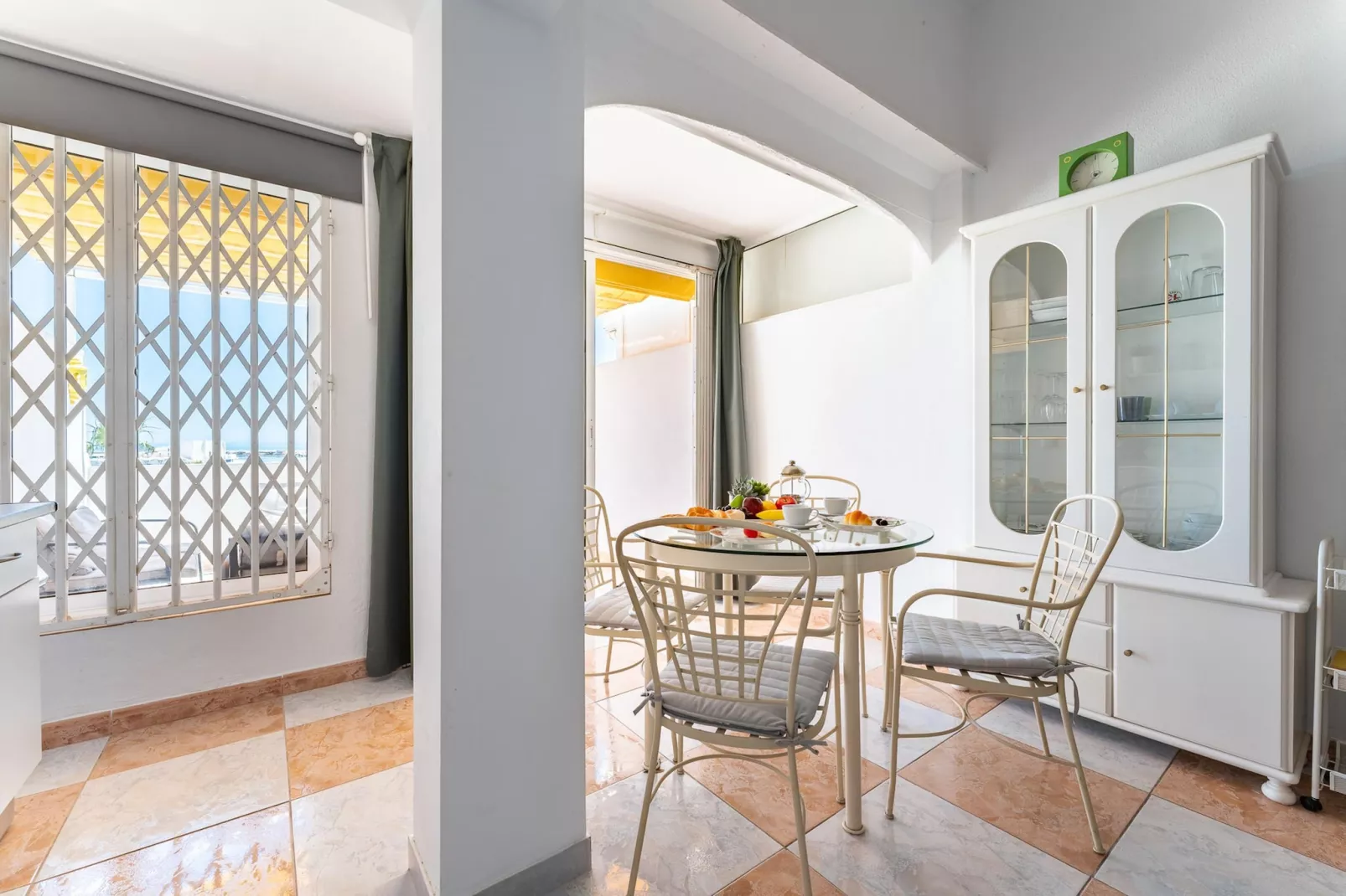 CT 388 - Faro's Carihulela Apartement - Olé Playa - Benalmadena-Eetkamer