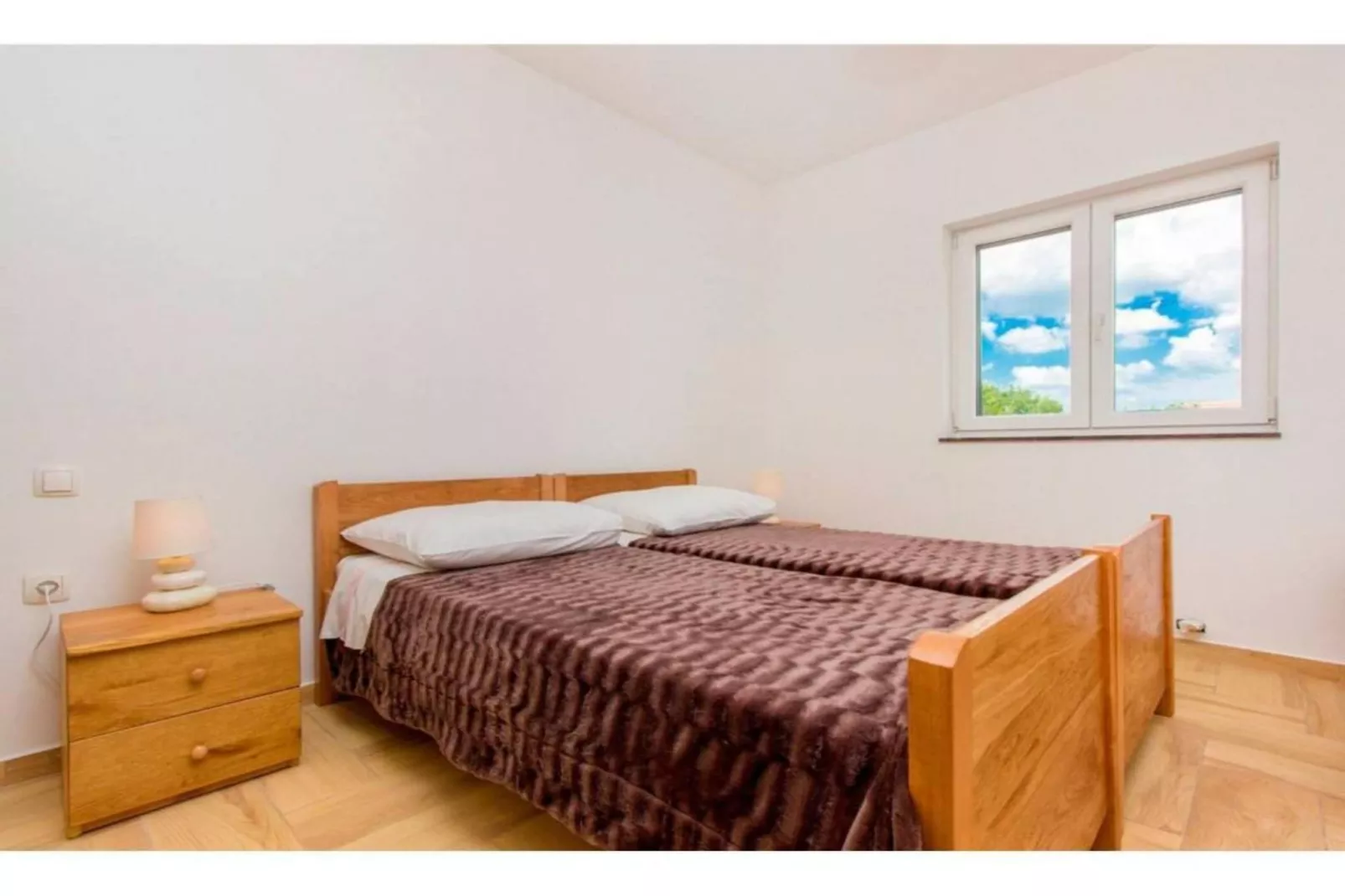 Villa Dalmacija Four Bedroom Villa with the pool-Slaapkamer