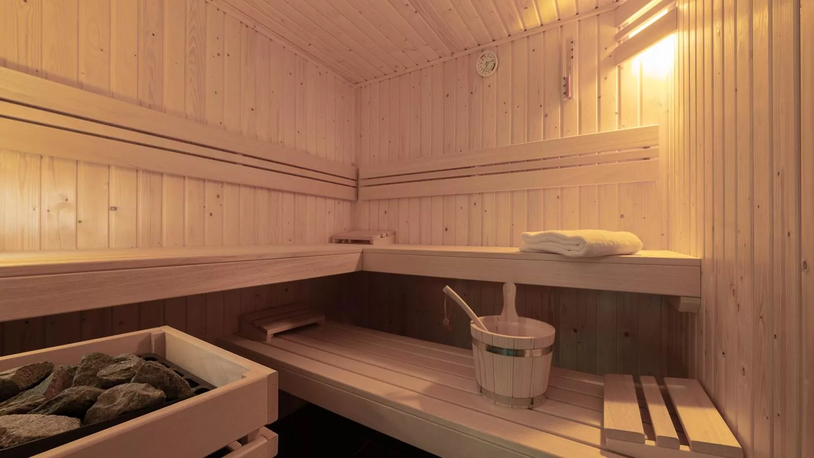 SeaLuxe Suite 27D-Sauna