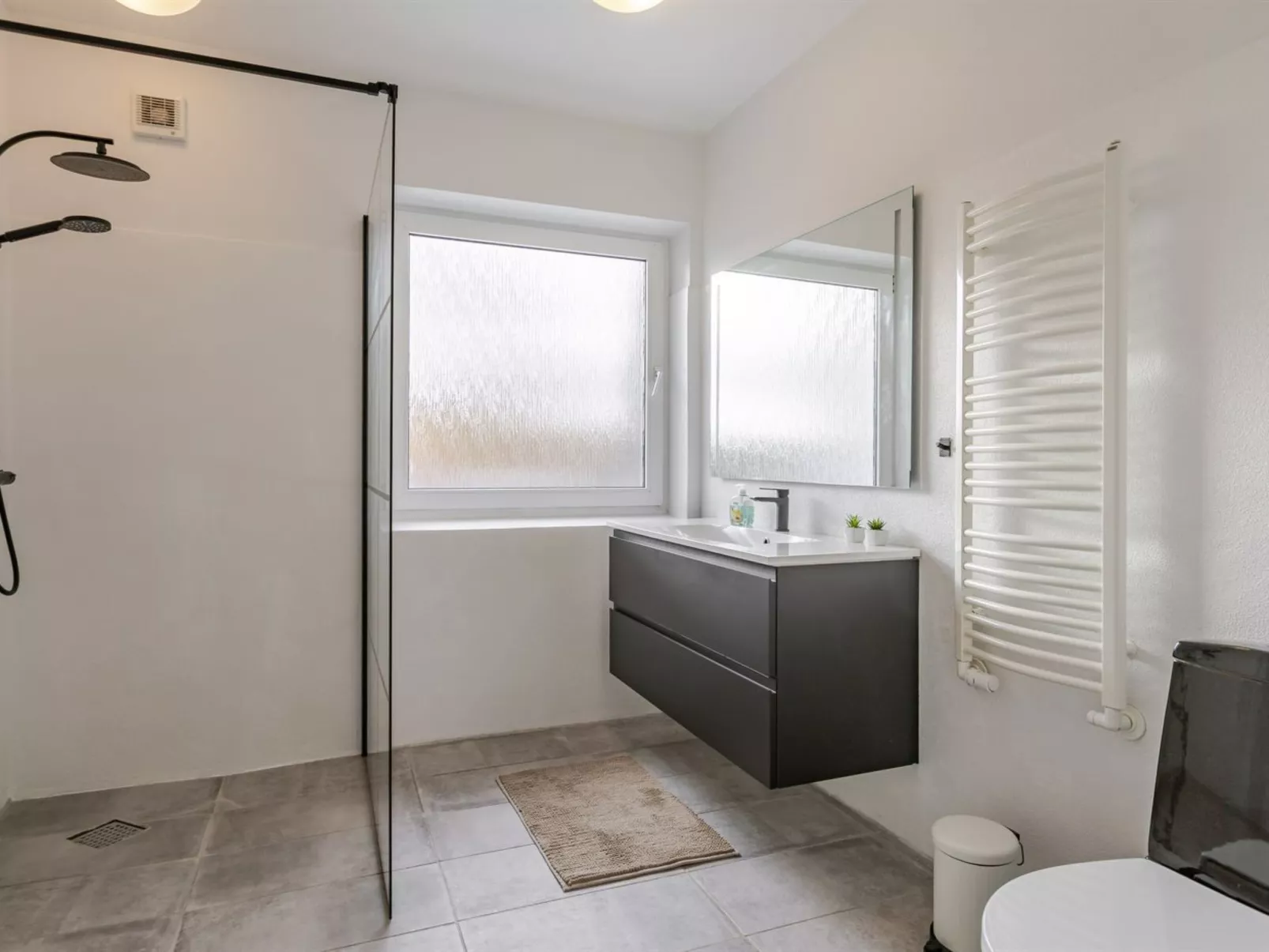 "Fader" - 31km from the sea-Binnen