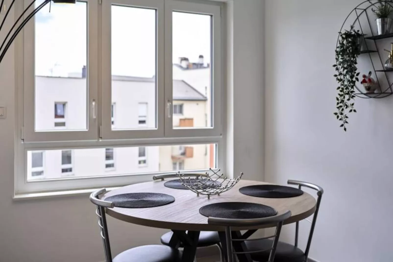 Dans Les &eacute;toiles - 2 Chambres Proche Centre Ville Avec Parking Inclus-Niet-getagd