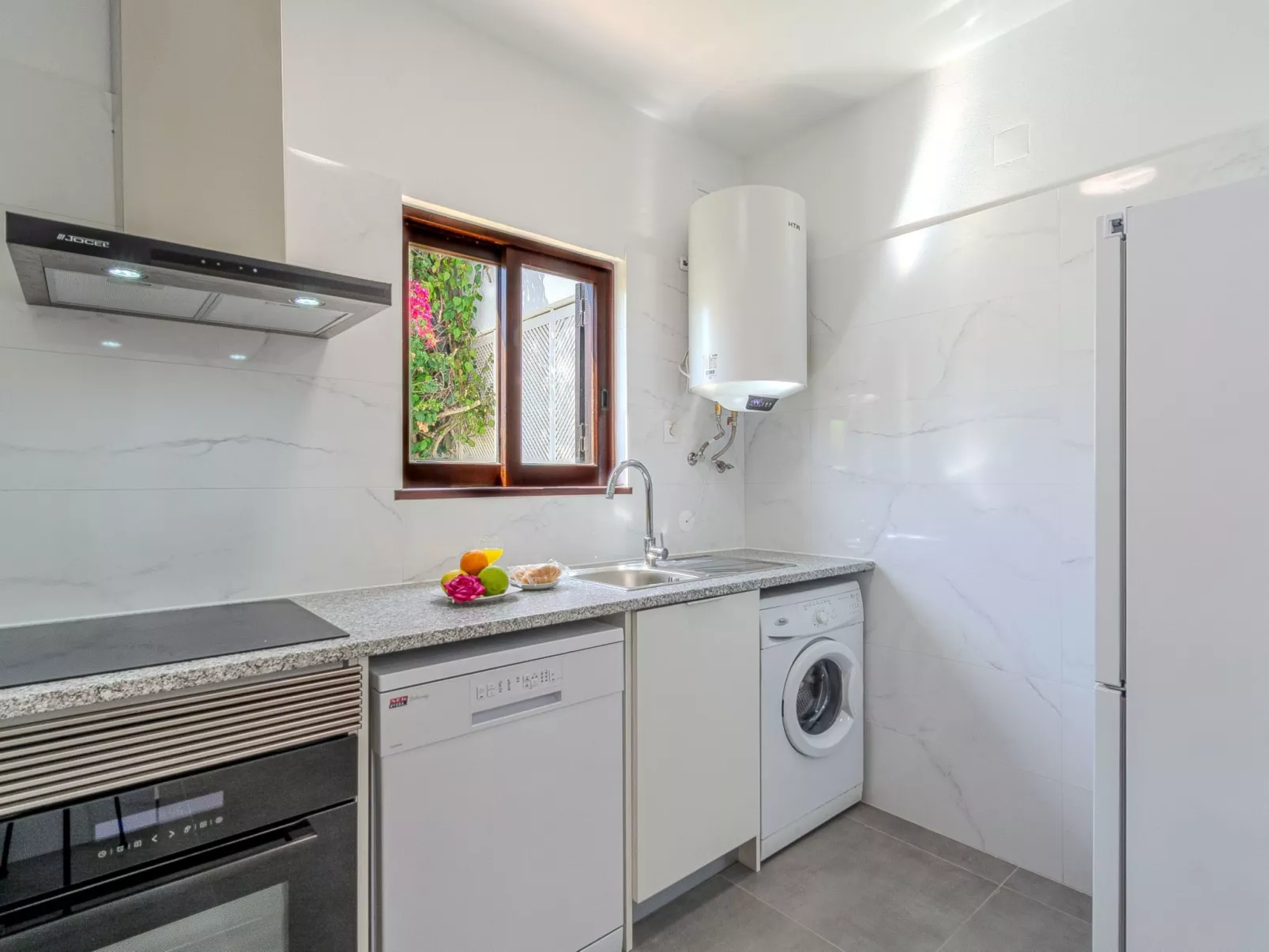 Amélia - Sunny Way-Binnen