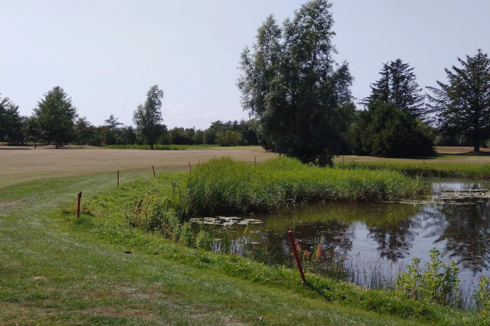 Rustiek huisje met open haard-Waterzicht