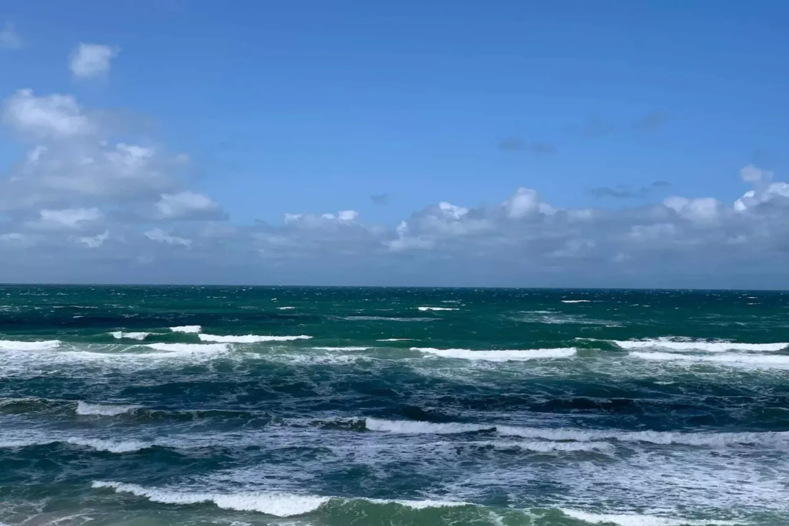 Ruime huisje in dennenbos -- By Traum Ferienwohnungen-Waterzicht