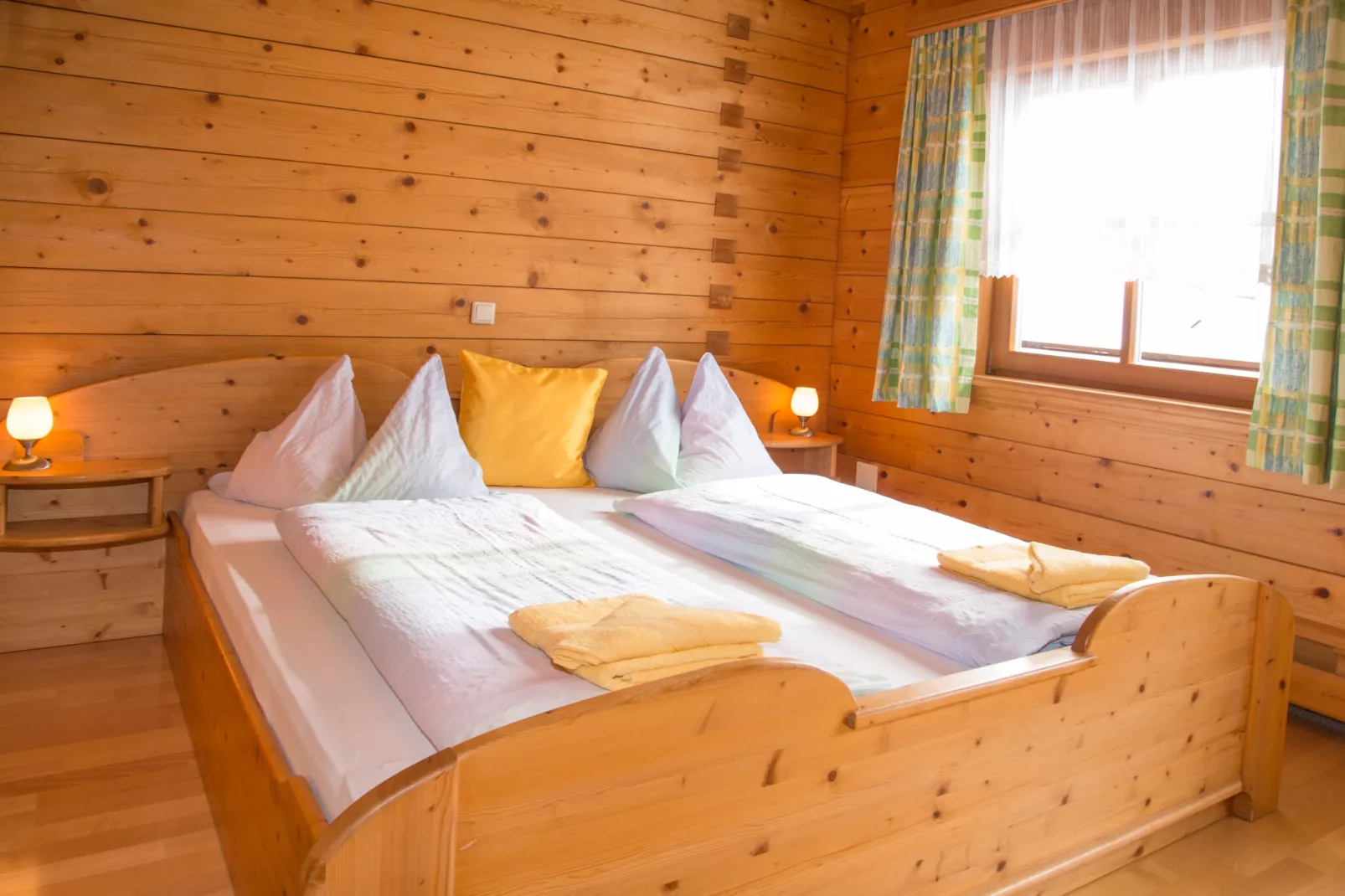 Appartment Holzblockhaus-Slaapkamer