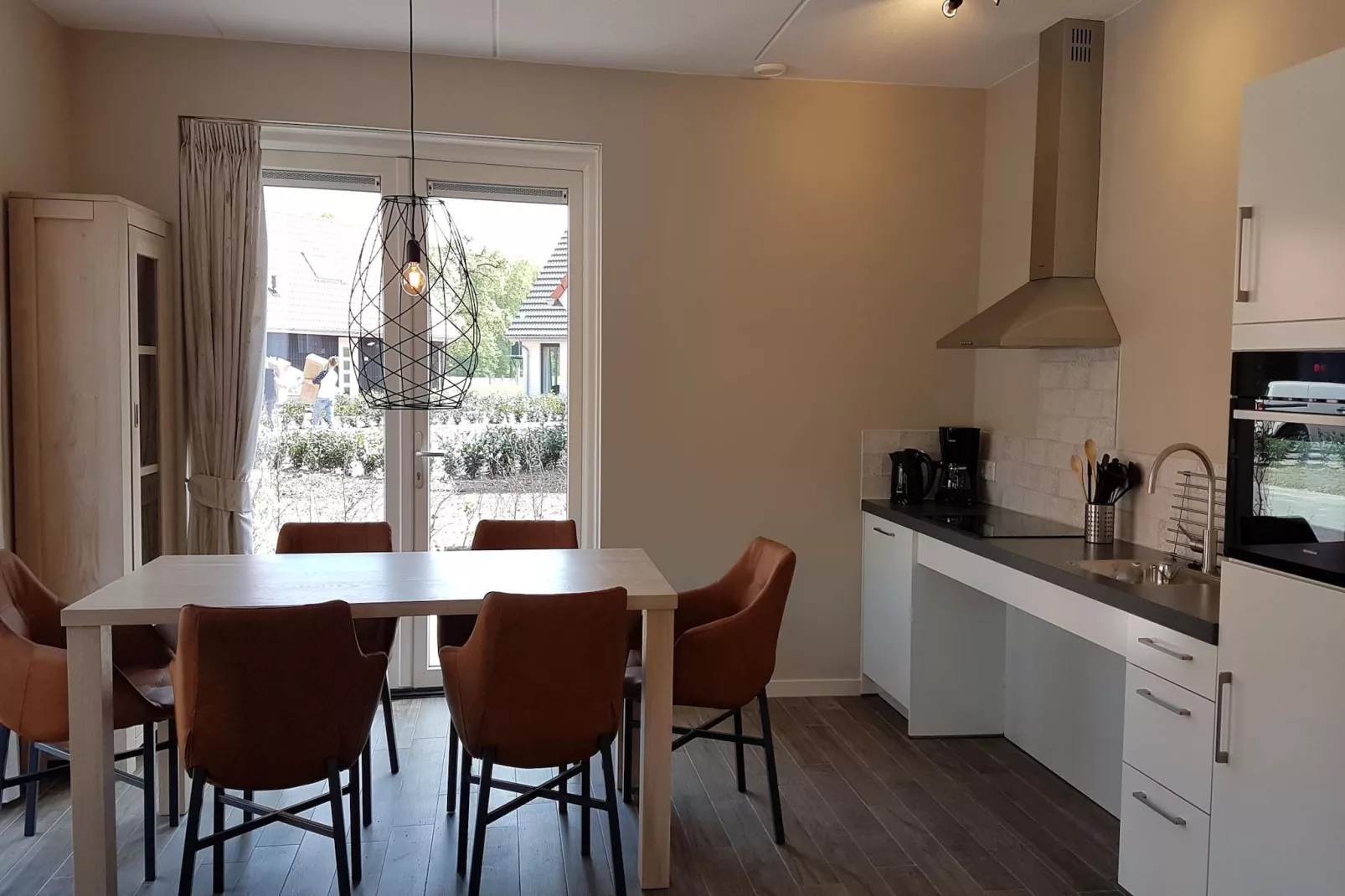 Villapark Ehzerburg 2-Eetkamer