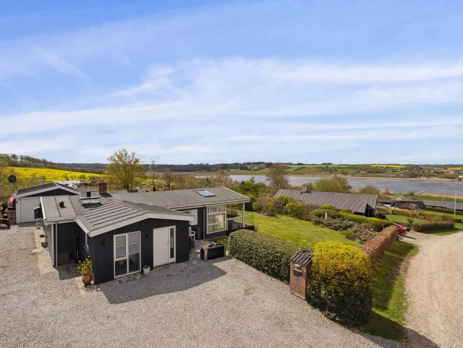 "Annabeth" - 300m to the fjord-Buiten