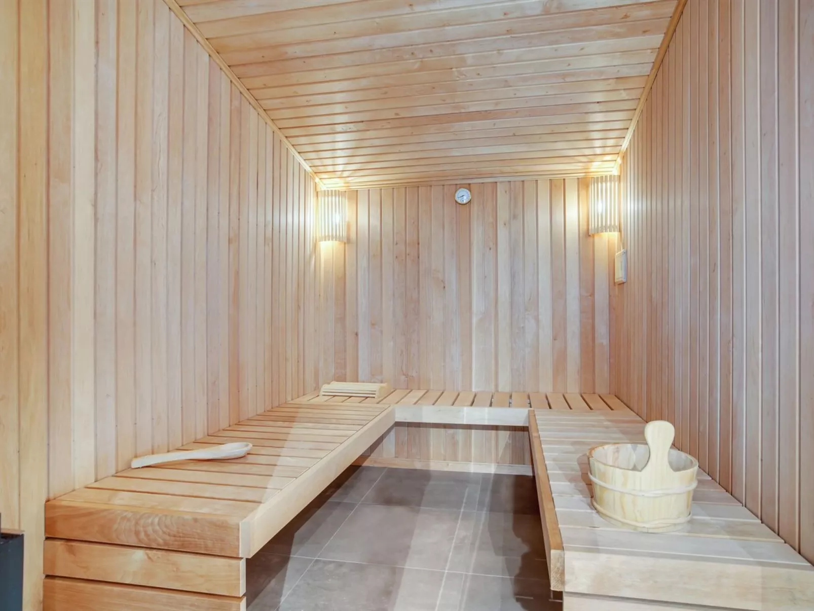 "Eevert" - 300m from the sea-Binnen